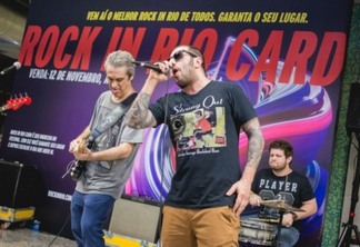 RiR Card promove show surpresa em Ipanema com vocalista do CPM22