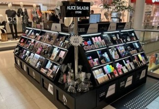 Shopping Curitiba abre quiosque de Alice Salazar