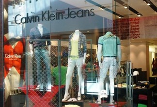 Calvin Klein Jeans e Spirito Santo no Praia de Belas