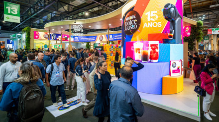 Na APAS SHOW 2024, realizada entre 13 e 16 de maio pela Associação Paulista de Supermercados, a Nestlé apresentou em seu estande uma conexão 360º com os consumidores, entendida como potência de transformação.