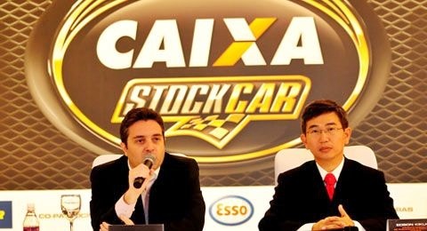  Maurício Slavieiro (Esquerda) apresentou as novidades da Stock Car para a temporada 2010.