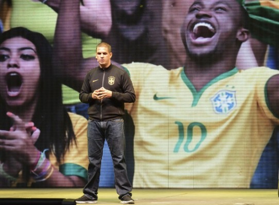 Henry Rabello, vice-presidente da Nike Brasil na apresentação para a imprensa da Casa Fenomenal.