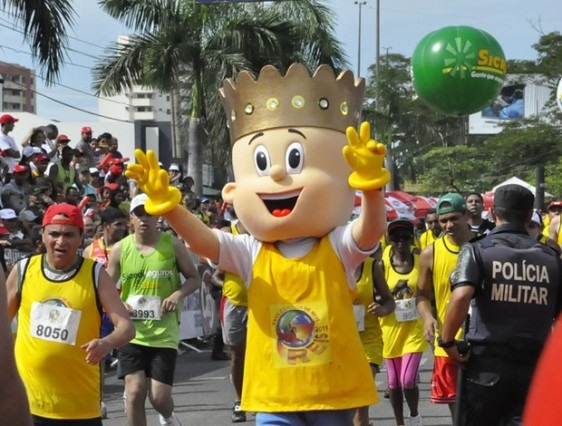 Seis mil crianças participaram da Corrida do Reizinho em Cuiabá.