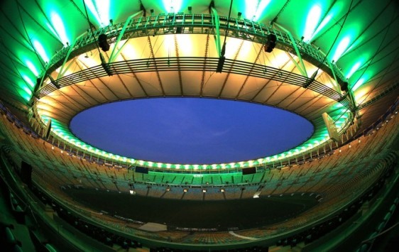 As cores no Estádio do Maracanã vão varias de acordo com a Seleção que estiver jogando.