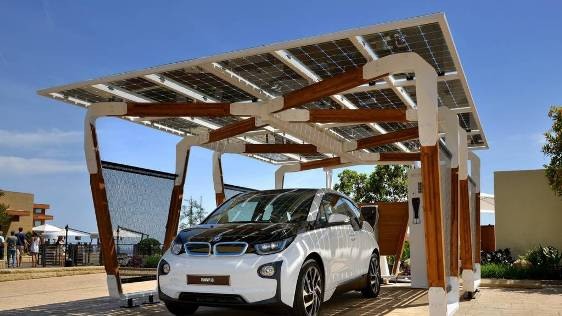 A marca mostra a sua preocupação com o meio ambiente com a criação da garagem solar.