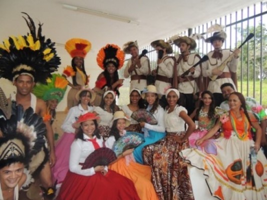 Grupo Flor Ribeirinha, de Cuiabá, é uma das atrações do evento.