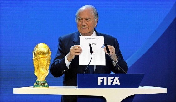 Joseph Blatter discursa durante votação para a presidência da Fifa; ele foi reeleito no segundo turno.