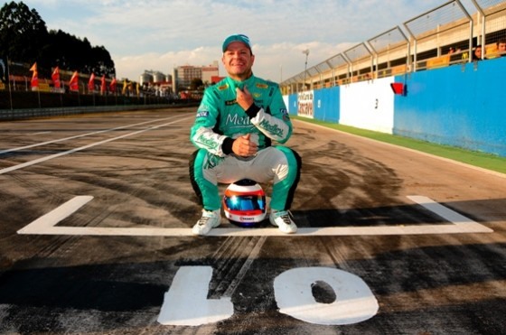Rubens Barrichelo conquista título e coloca Stock car brasileira em outro patamar.