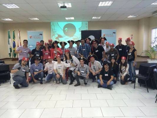 Trinta empreendedores participaram do Startup Pirates em Maringá.