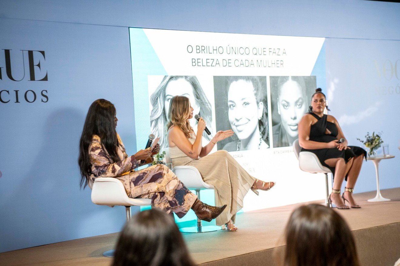 Vogue Brasil que promoveu a sétima edição da Vogue Negócios, na tarde de ontem (15) e contou com presenças de celebridades como os apresentadores Zeca Camargo, Kenya Sade e Thiago Oliveira, Bruna fundadora da marca Niina Secrets.