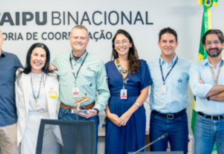 Megafone de Ouro da Itaipu Binacional na ExpoDubai é levado à sede da empresa