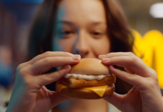 McDonald's faz campanha do McFish com Fabio Jr. cantando "Borbulhas de Amor"