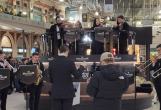 Magnum traz grupo de música clássica para estação de metrô em Londres