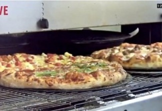 Domino's Pizza deixa clientes assistirem o preparo on-line