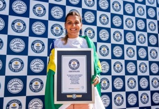 Surfista Maya Gabeira entra para o Guinness Book