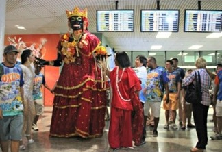 Kamélia abre programação do Carnaval de Manaus