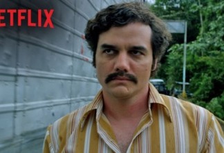 Vídeo reúne cenas de Pablo Escobar ajustando as calças em “Narcos”