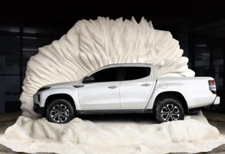 Mitsubishi mostra alma 4x4 nas areias off-road com instalação artística na SP Arte