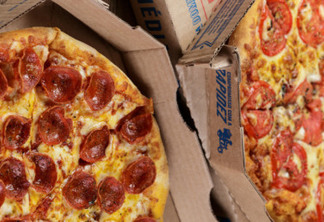 Domino’s tem duas pizzas pelo preço de uma