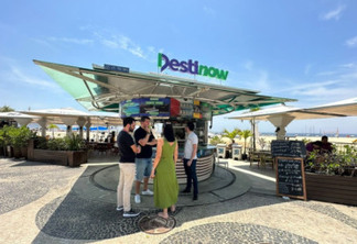 Destinow abre quiosque na Praia de Copacabana