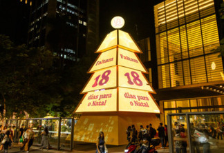 Bauducco coloca Árvore de Natal de LED na Avenida Paulista
