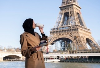 Viagem para Paris com acompanhante? A Go Coffee pode te levar