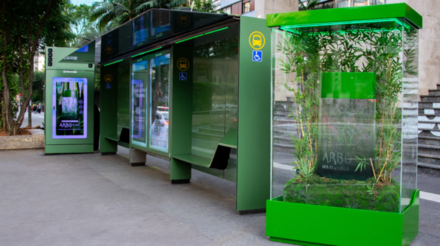 O Boticário transforma ponto de ônibus na Paulista em “ilha urbana” com sistema de purificação do ar